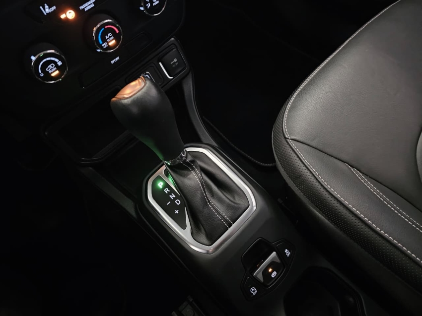 jeep renegade 1.3 t270 turbo flex sport at6 5p automatico 202311