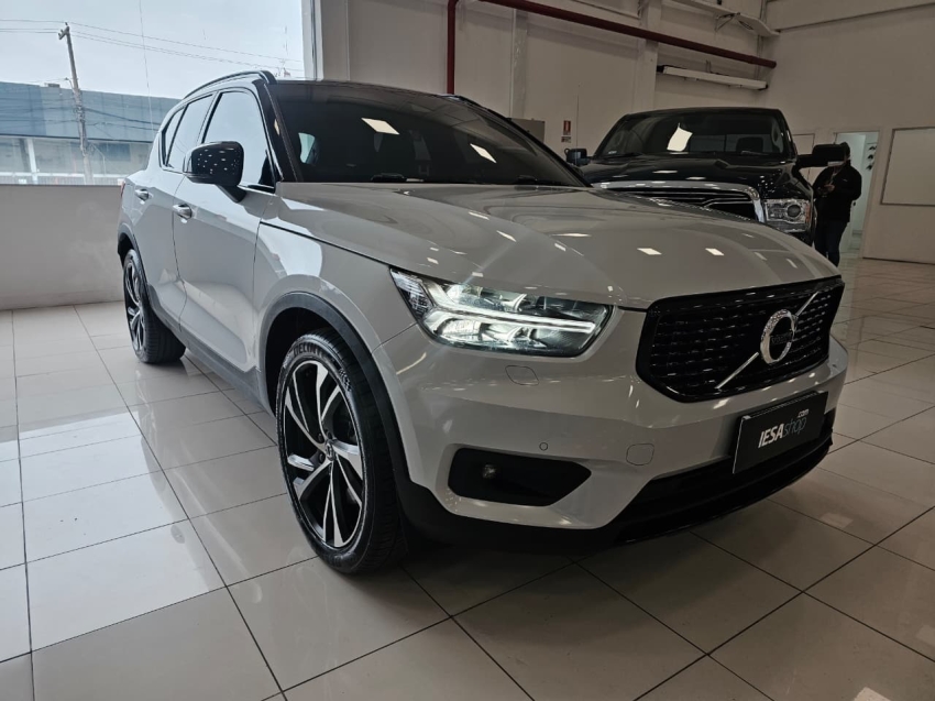 volvo xc40 1.5 t5 recharge r-design geartronic hibrido 5p automatico 20212