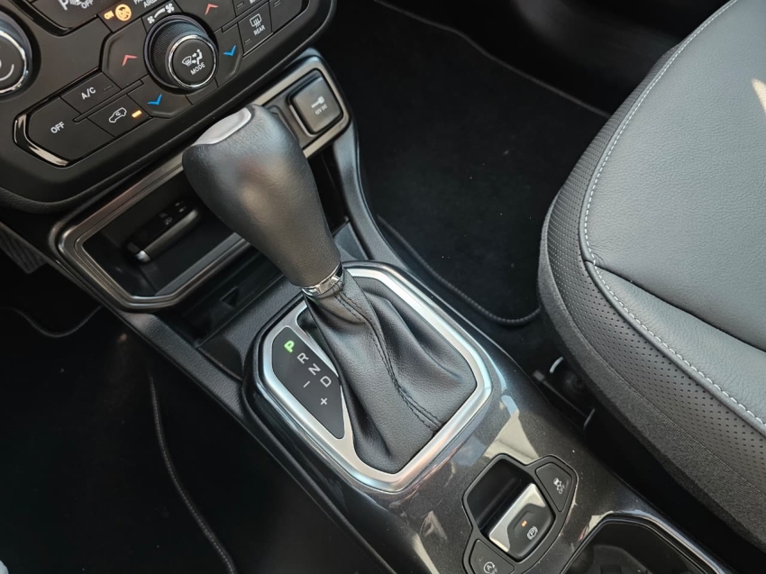 jeep renegade 1.3 t270 turbo flex at6 4p automatico 202611