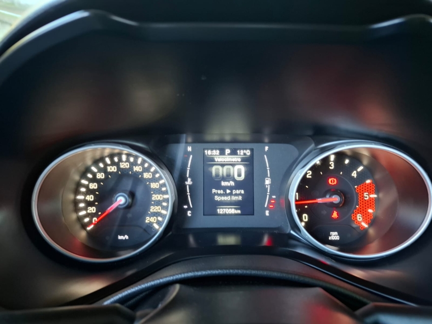 fiat toro 2.0 16v turbo diesel freedom 4wd at9 4p automatico 20188