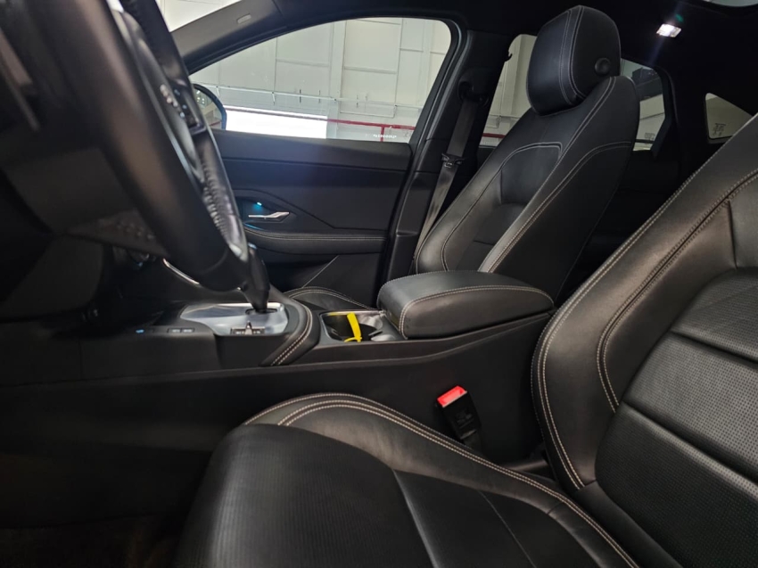 jaguar e-pace 2.0 16v p250 flex r-dynamic s awd automatico gasolina 5p 20206