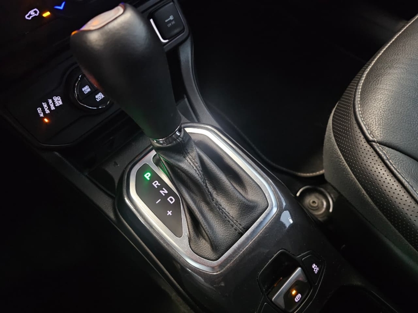 jeep renegade 1.3 t270 turbo flex s 4x4 at9 4p automatico 202211
