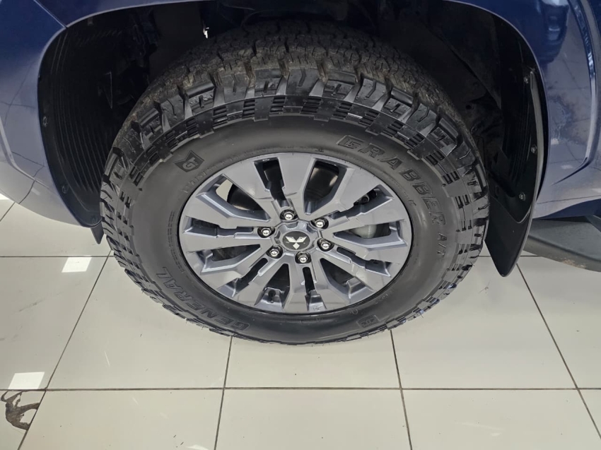 mitsubishi triton 2.4 biturbo diesel cd hpe-s 4x4 automatico 4p 202614