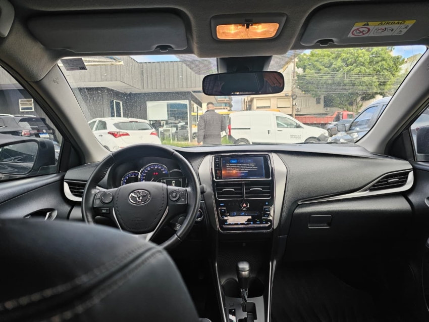 toyota yaris 1.5 16v flex sedan xs connect multidrive 4p automatico 202313