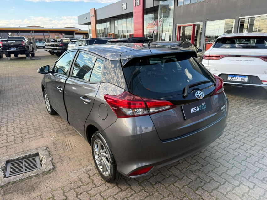 toyota yaris 1.5 16v flex xs connect multidrive 4p automatico 20233