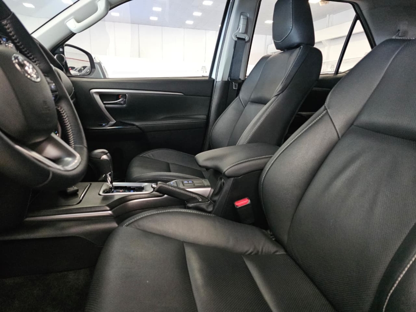 toyota hilux sw4 2.8 d-4d turbo diesel srx platinum 4x4 automatico 5p 20256