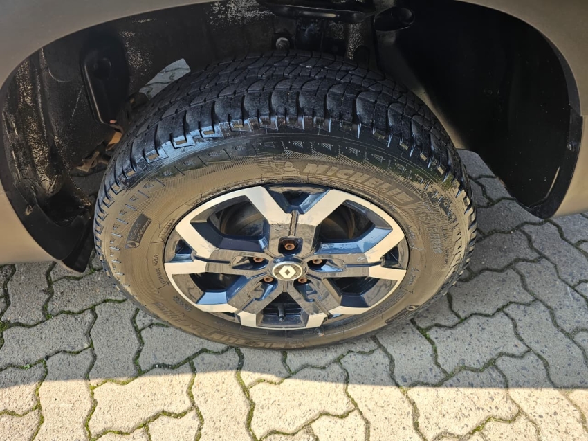 renault oroch 1.3 tce flex outsider x-tronic 4p automatico 202315