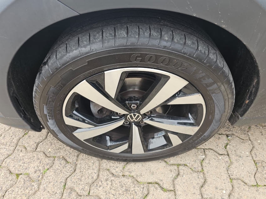 volkswagen nivus 1.0 200 tsi total flex highline automatico 4p 202314