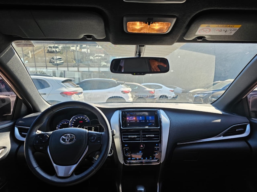 toyota yaris 1.5 16v flex xs multidrive 4p automatico 201913