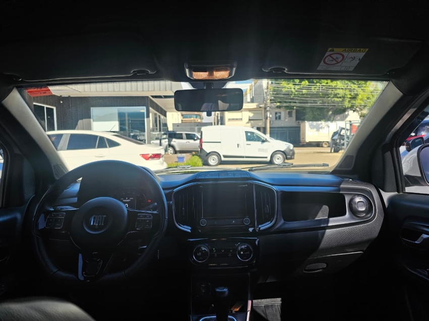 fiat strada 1.3 firefly flex volcano cd cvt 4p automatico 202313