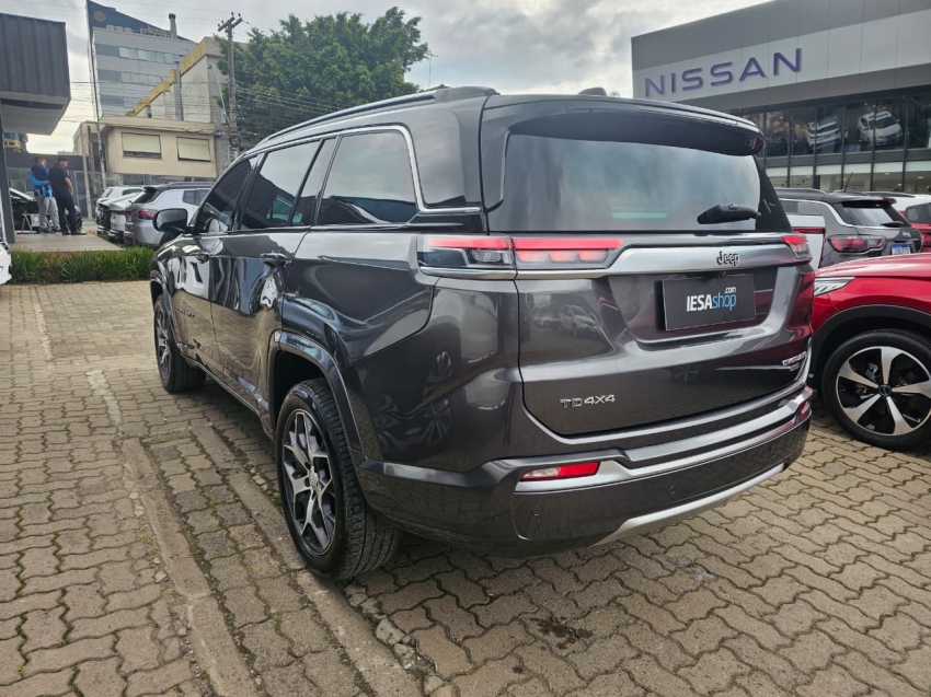 jeep commander 2.0 td380 turbo diesel overland at9 4p automatico 20223
