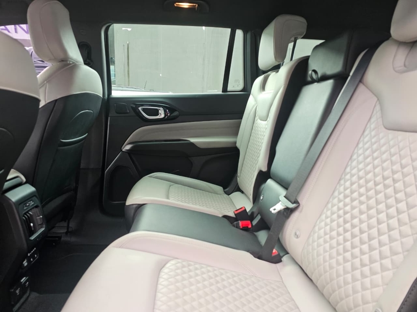 jeep commander 2.0 td380 turbo diesel overland at9 4p automatico 20228