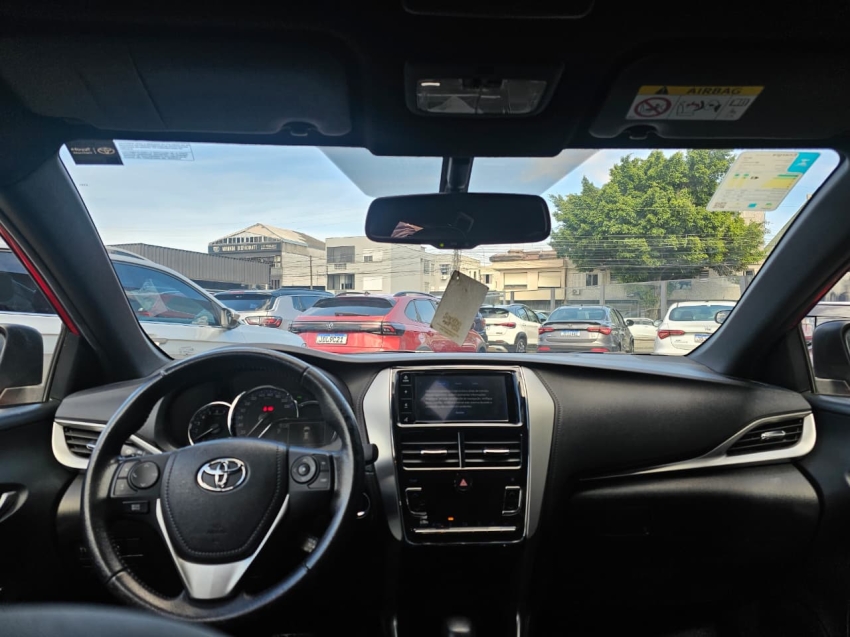 toyota yaris 1.5 16v flex x way multidrive 4p automatico 202013