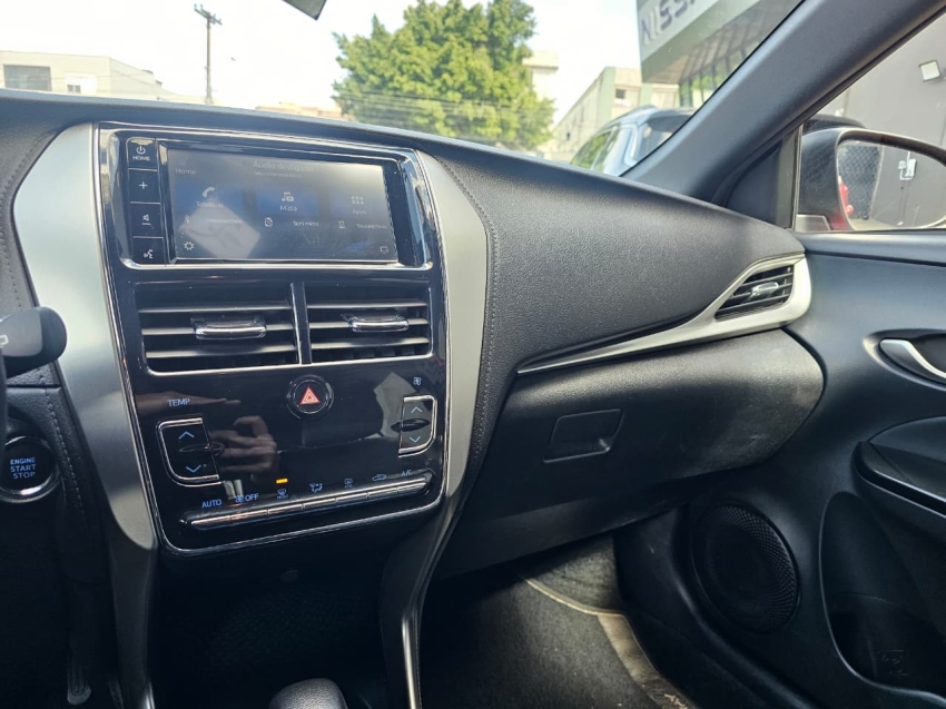toyota yaris 1.5 16v flex x way multidrive 4p automatico 202012