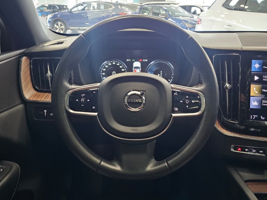 volvo xc60 2.0 t8 hybrid inscription awd geartronic hibrido 4p automatico 202110