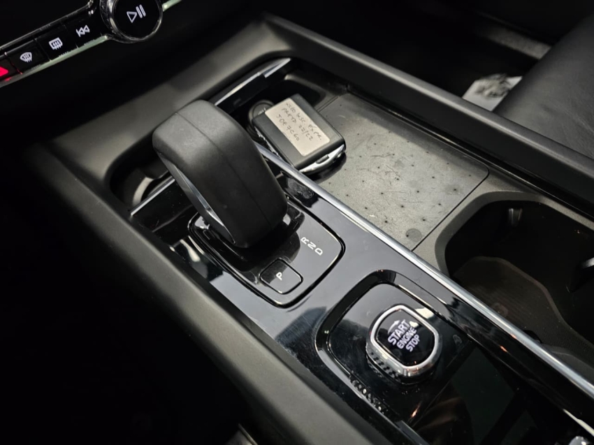 volvo xc60 2.0 t8 recharge inscription expression awd geartronic hibrido 4p automatico 202212