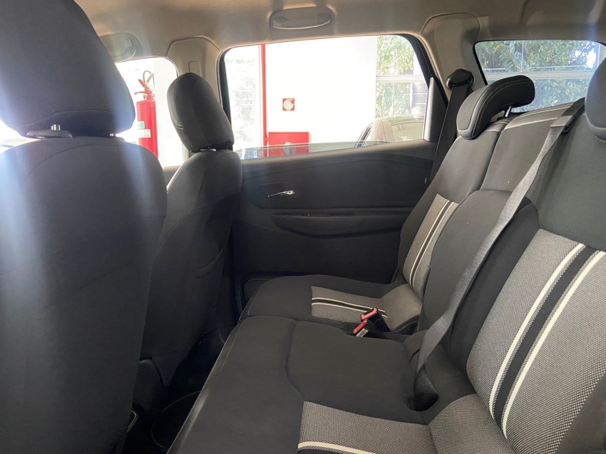 chevrolet spin 1.8 activ 8v flex 4p automatico 2015