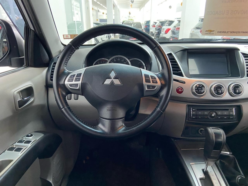 mitsubishi l200 triton 3.5 hpe 4x4 cd v6 24v flex 4p automatico 2015