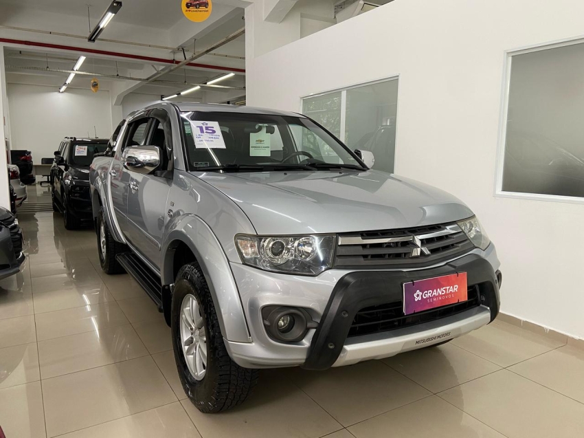 mitsubishi l200 triton 3.5 hpe 4x4 cd v6 24v flex 4p automatico 2015