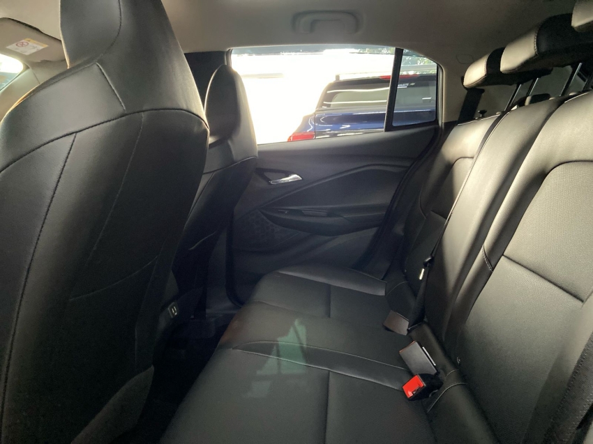 chevrolet onix 1.0 turbo flex premier automatico 4p 2025