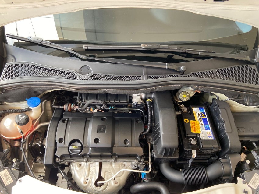 peugeot 208 1.6 griffe 16v flex 4p automatico 2015