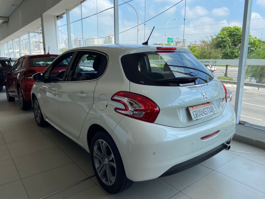 peugeot 208 1.6 griffe 16v flex 4p automatico 2015