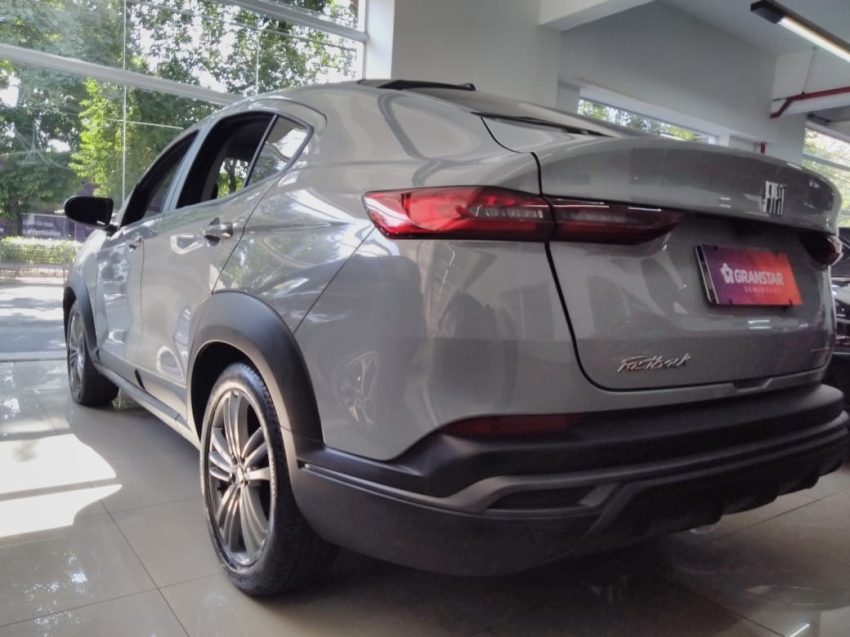 fiat fastback 1.0 turbo 200 flex cvt 4p automatico 2024