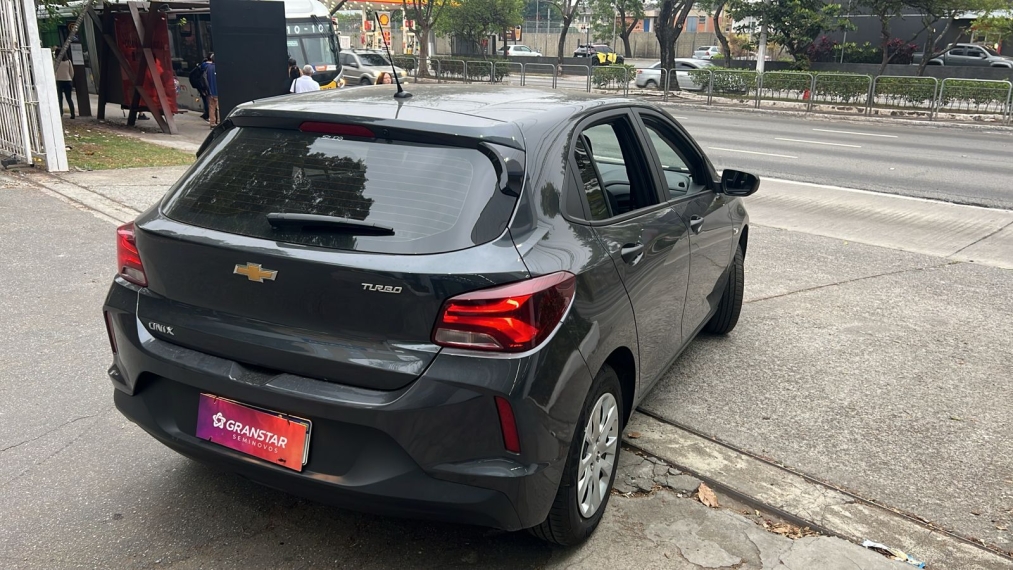 chevrolet onix 1.0 turbo flex automatico 4p 2025
