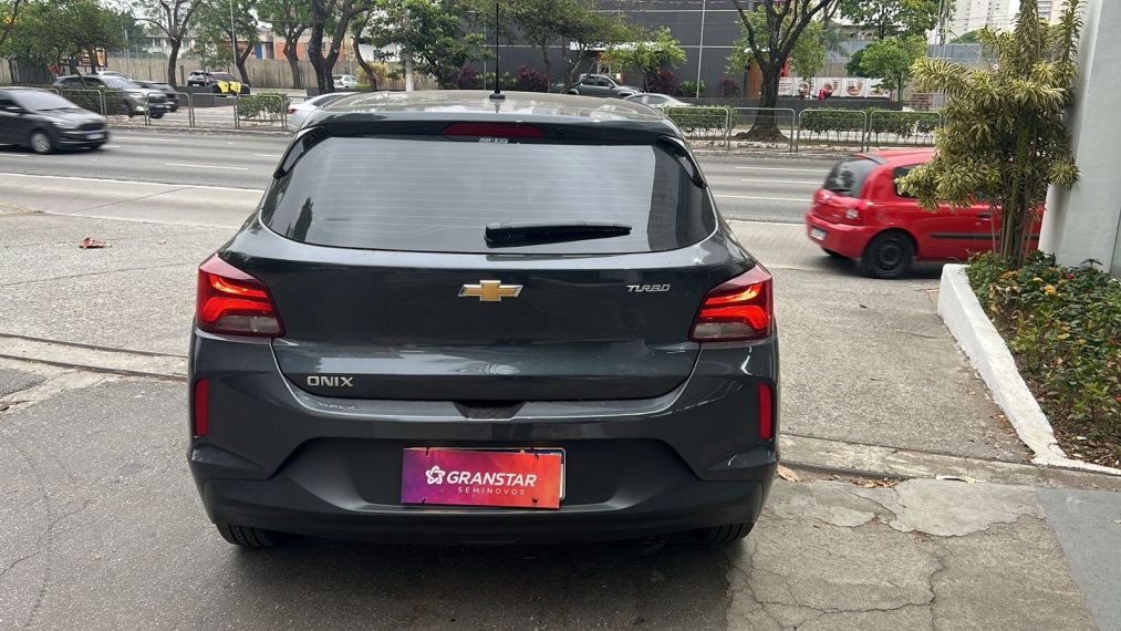 chevrolet onix 1.0 turbo flex automatico 4p 2025