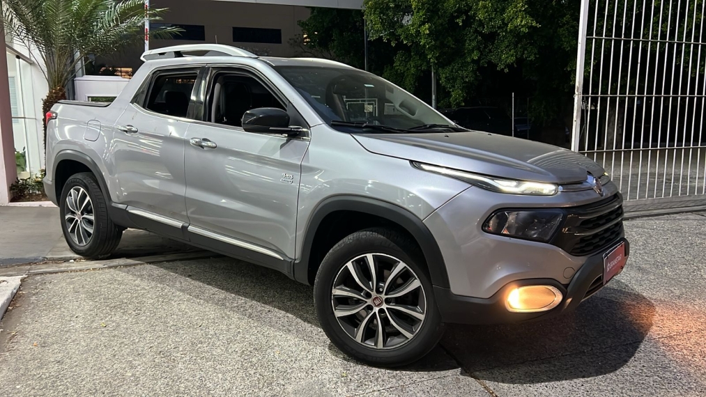 fiat toro 2.0 16v turbo diesel volcano 4wd at9 4p automatico 2021