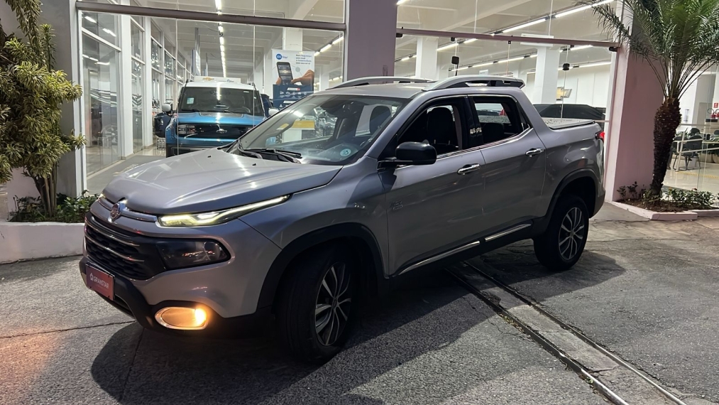 fiat toro 2.0 16v turbo diesel volcano 4wd at9 4p automatico 2021
