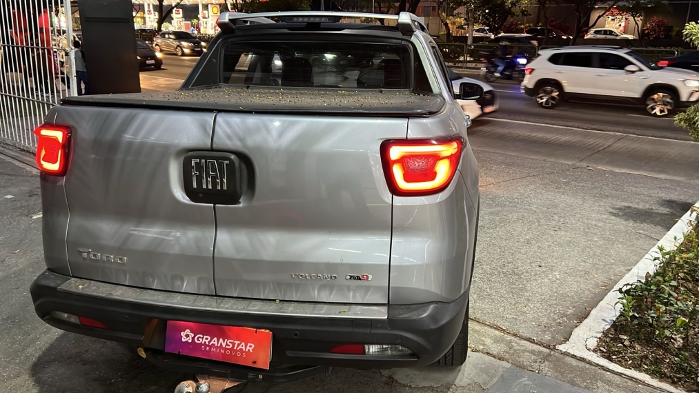 fiat toro 2.0 16v turbo diesel volcano 4wd at9 4p automatico 2021