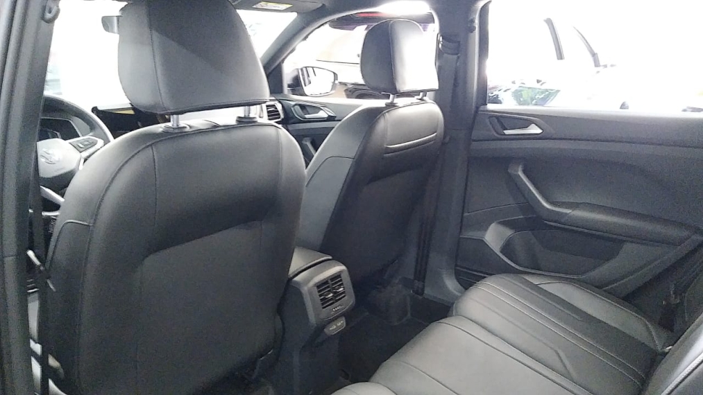 volkswagen t-cross 1.4 250 tsi total flex highline automatico 4p 2025