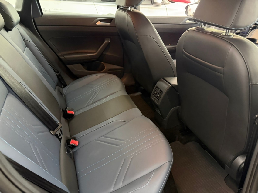 volkswagen nivus 1.0 200 tsi total flex highline automatico 4p 20256