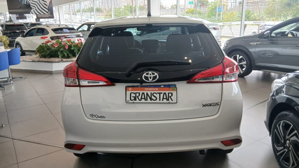 toyota yaris 1.5 16v flex xl multidrive 4p automatico 20243