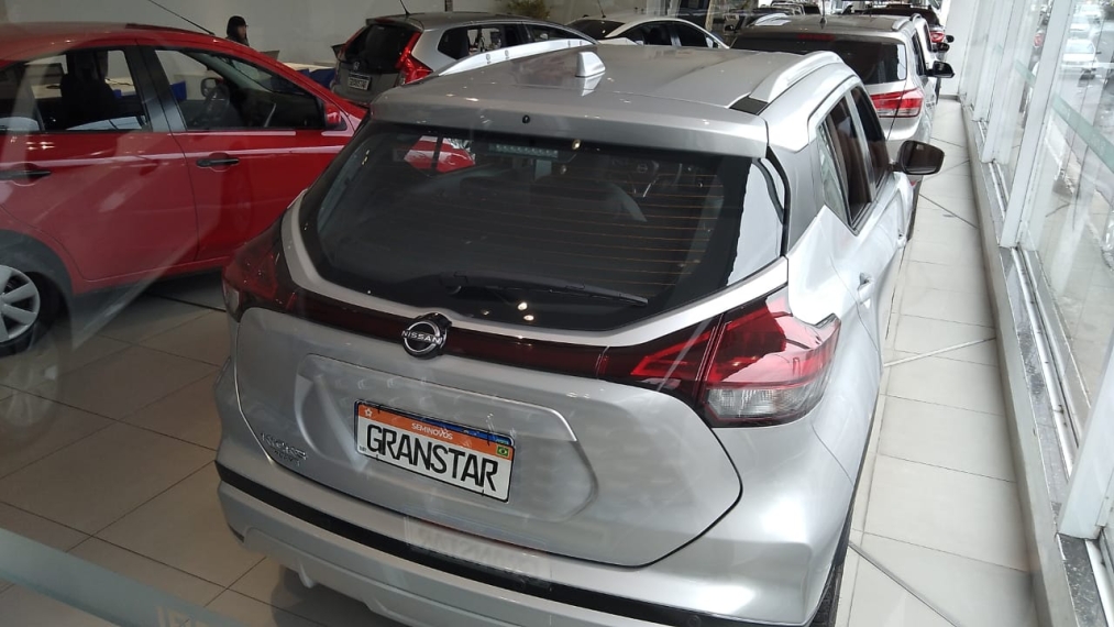 nissan kicks play 1.6 16v flexstart advance plus xtronic flex 4p automatico 2025
