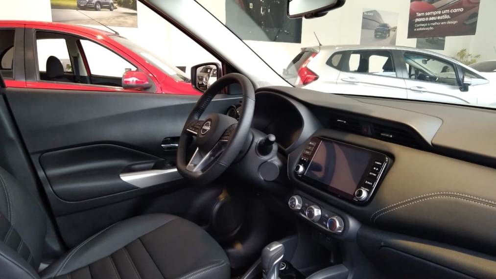 nissan kicks play 1.6 16v flexstart advance plus xtronic flex 4p automatico 2025