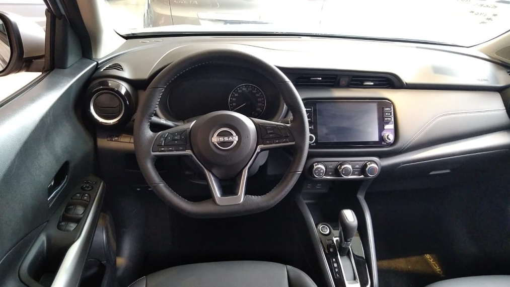nissan kicks play 1.6 16v flexstart advance plus xtronic flex 4p automatico 2025