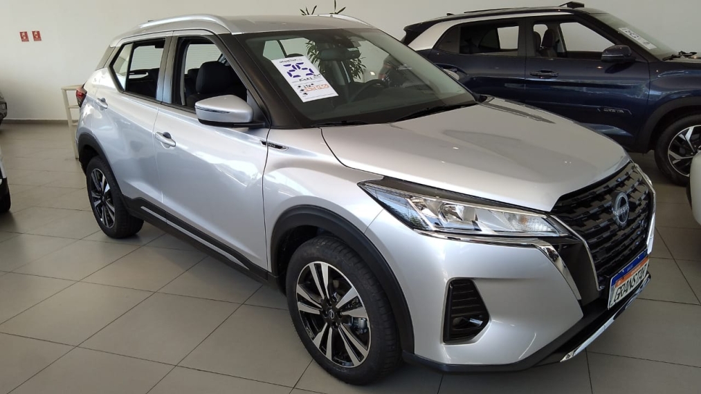 nissan kicks play 1.6 16v flexstart advance plus xtronic flex 4p automatico 2025