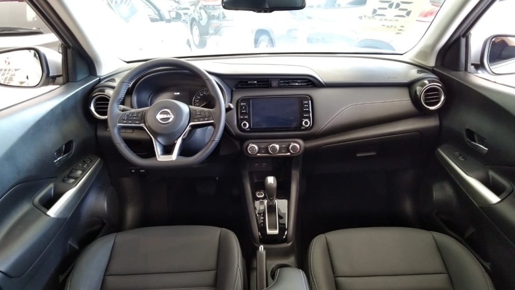 nissan kicks play 1.6 16v flexstart advance plus xtronic flex 4p automatico 2025