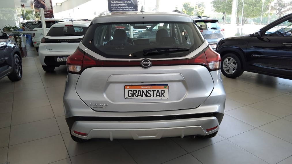 nissan kicks play 1.6 16v flexstart advance plus xtronic flex 4p automatico 2025