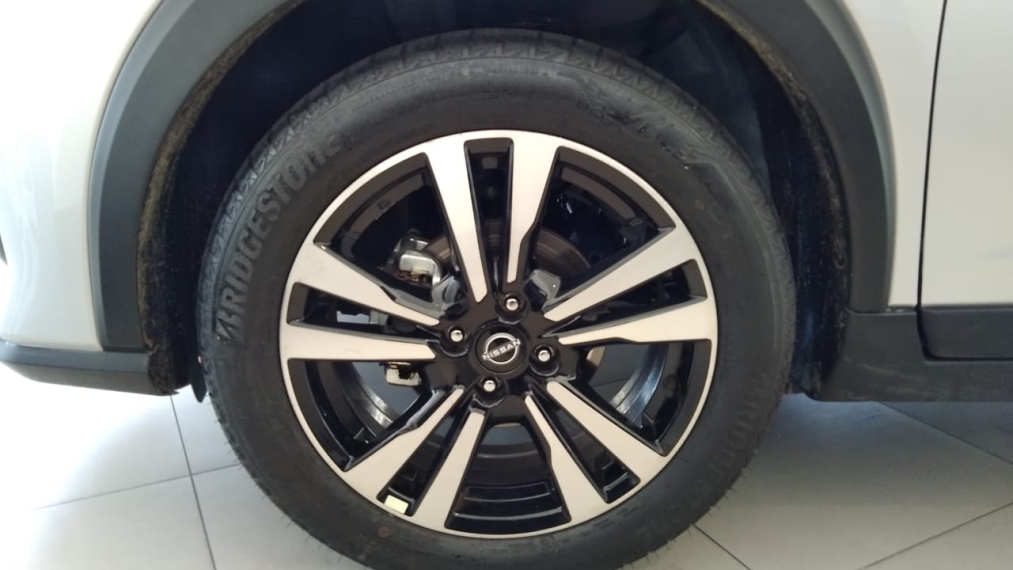 nissan kicks play 1.6 16v flexstart advance plus xtronic flex 4p automatico 2025