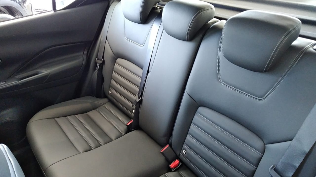 nissan kicks play 1.6 16v flexstart advance plus xtronic flex 4p automatico 2025