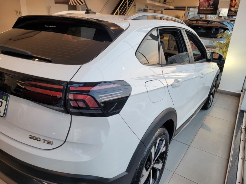 volkswagen nivus 1.0 200 tsi total flex highline automatico 4p 20213