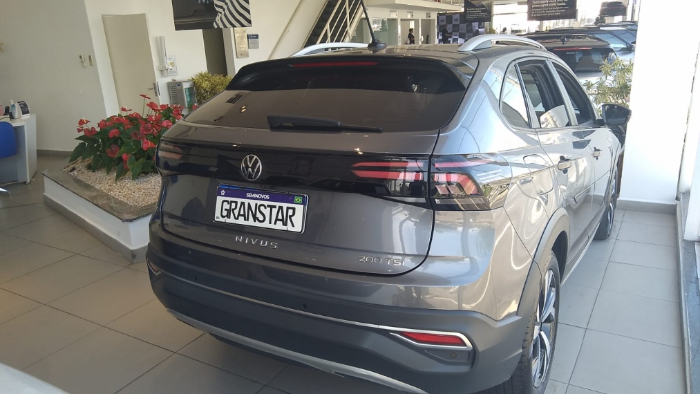 volkswagen nivus 1.0 200 tsi total flex highline automatico 4p 202410