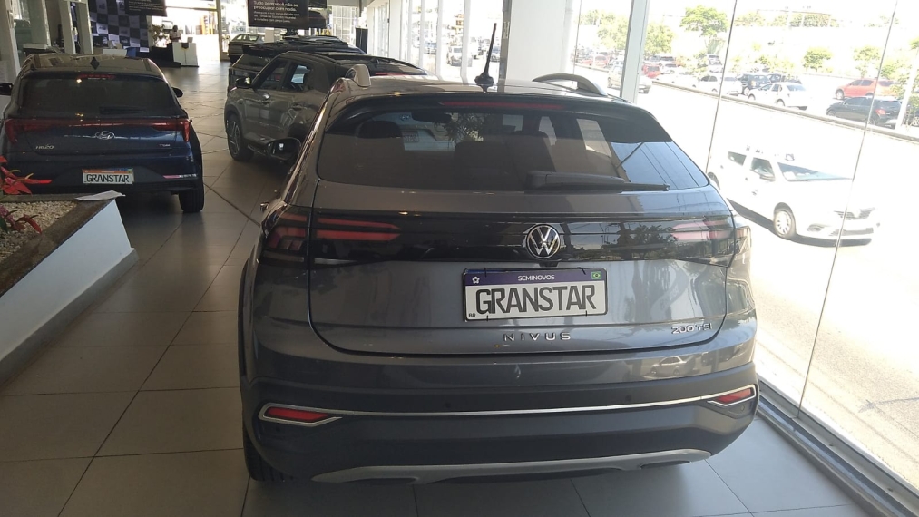 volkswagen nivus 1.0 200 tsi total flex highline automatico 4p 20244