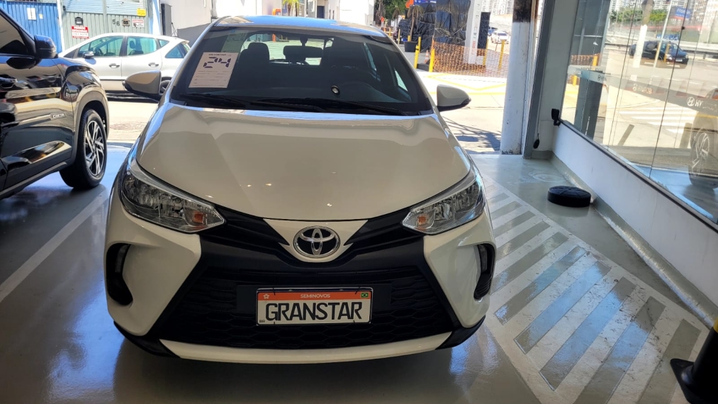 toyota yaris 1.5 16v flex xl multidrive 4p automatico 2024
