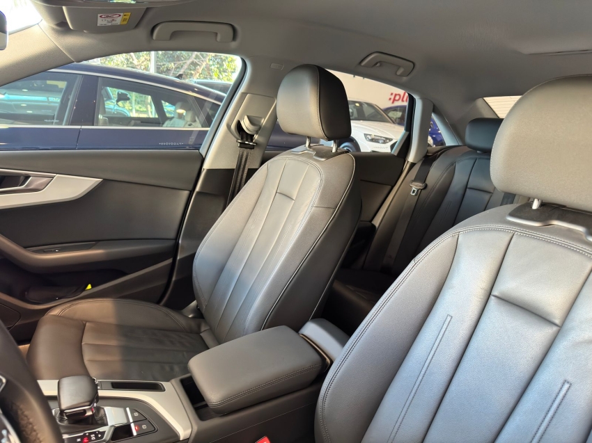 audi a4 2.0 tfsi mhev prestige s tronic