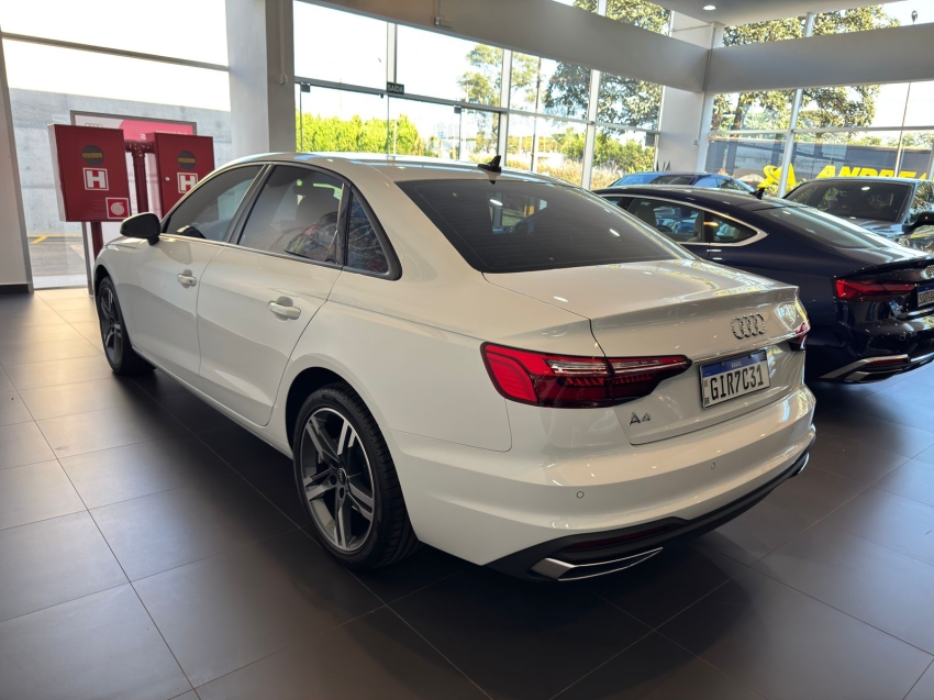 audi a4 2.0 tfsi mhev prestige s tronic