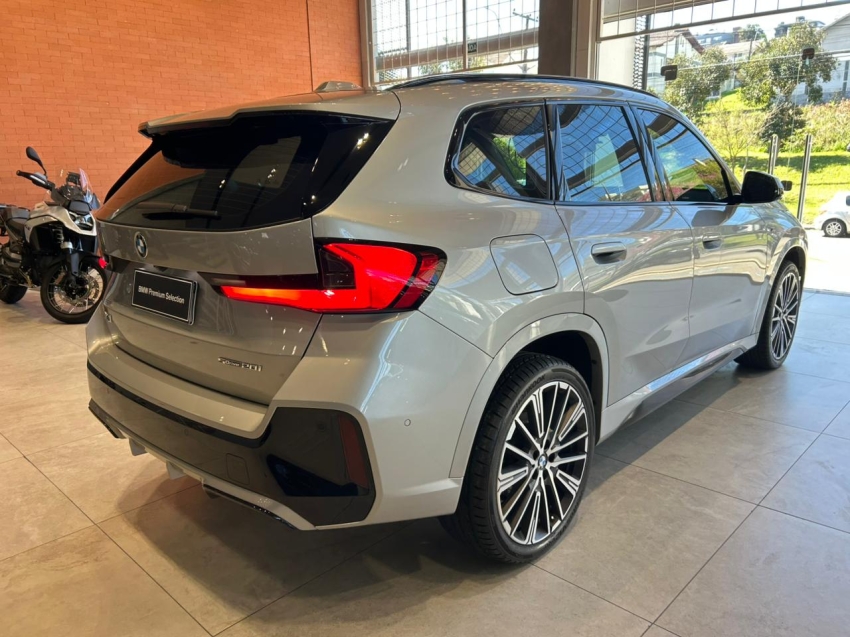 bmw x1 2.0 16v turbo gasolina sdrive20i m sport steptronic 1.9 5p automatico 20256